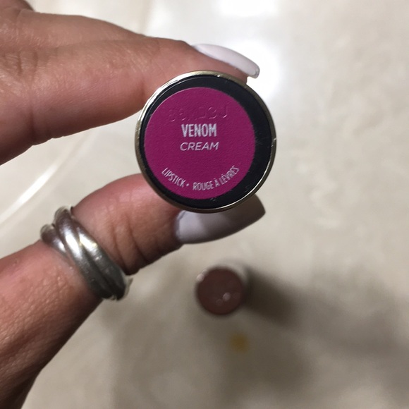 Urban Decay lipstick - Picture 2 of 3